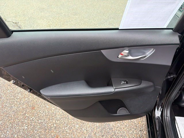 Used 2022 Kia Forte LXS FWD image 15