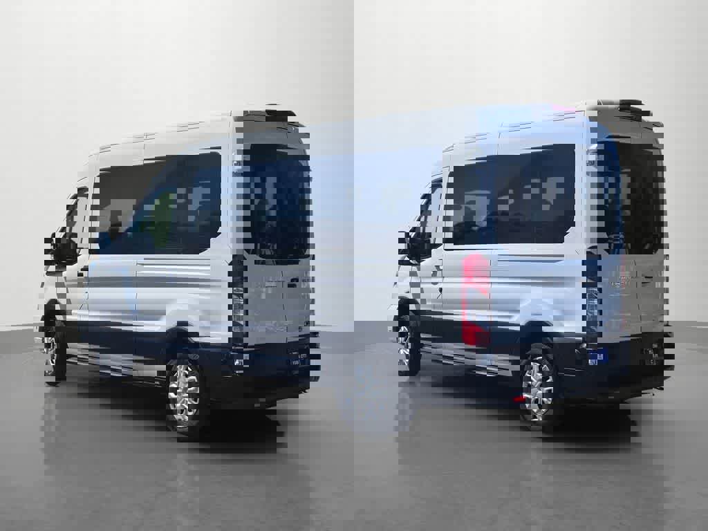 Used 2024 Ford Transit 350 XLT image 4