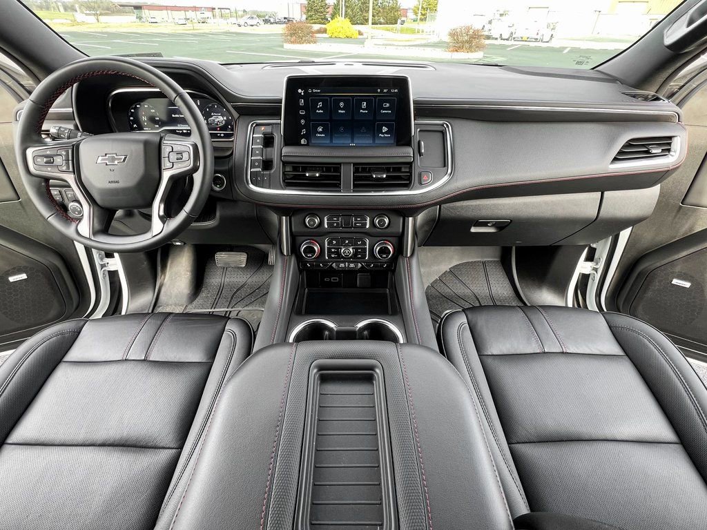 Used 2024 Chevrolet Suburban RST image 3