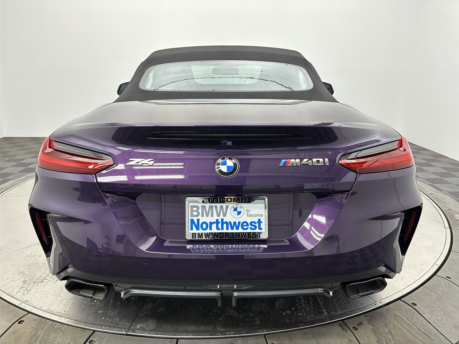 Used 2024 BMW Z4 M40i w/ Premium Package image 15