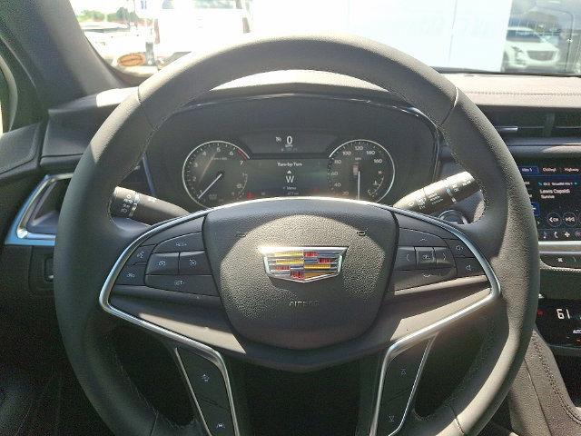 New 2025 Cadillac XT5 Luxury w/ LPO, Floor Liner Package FWD image 17