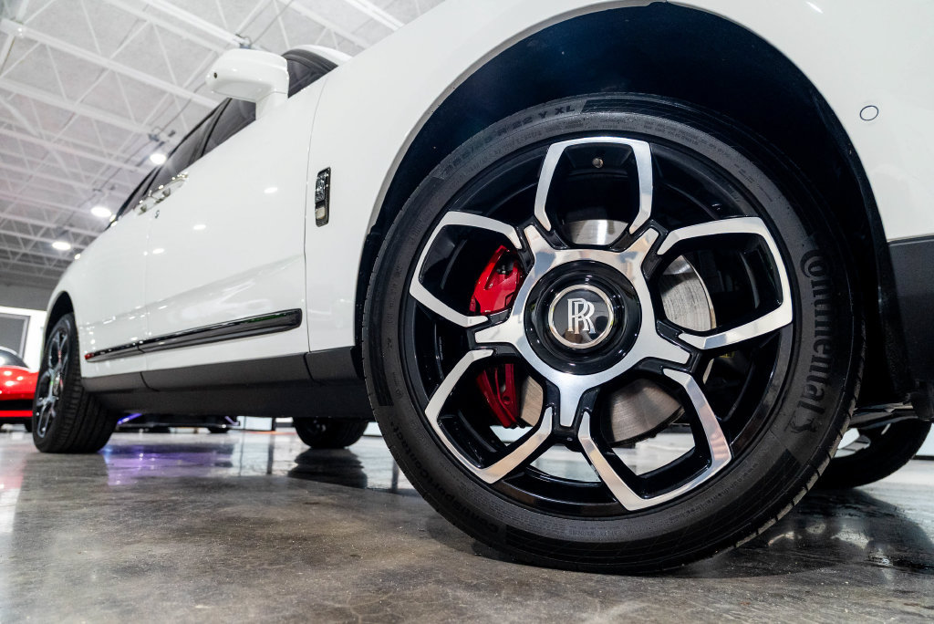 Used 2022 Rolls-Royce Cullinan Black Badge AWD/4WD image 75