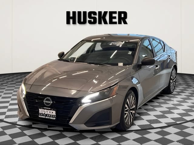 Used 2024 Nissan Altima 2.5 SV FWD image 4