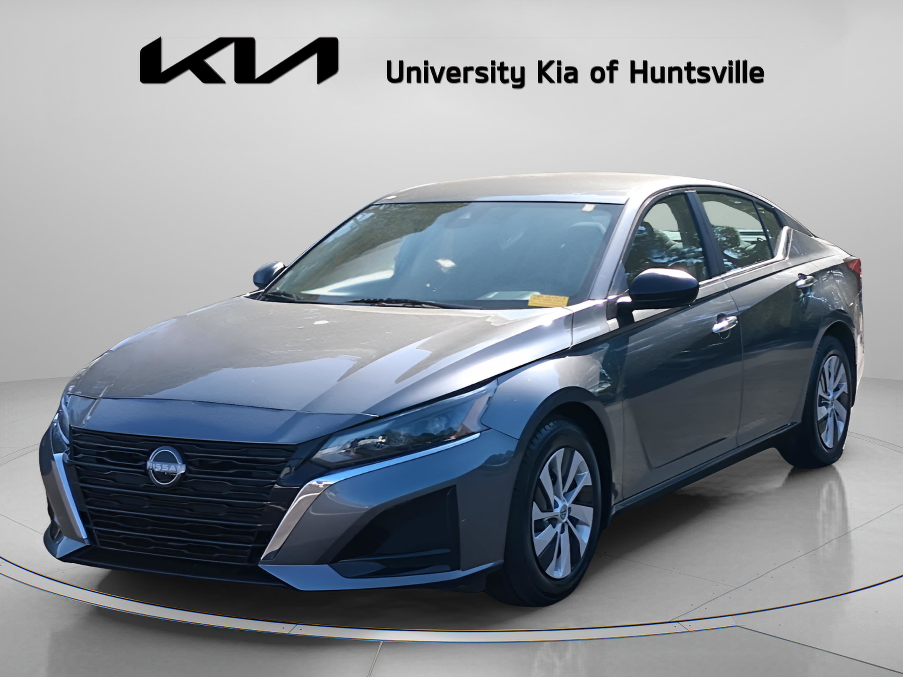 Used 2024 Nissan Altima 2.5 S image 3