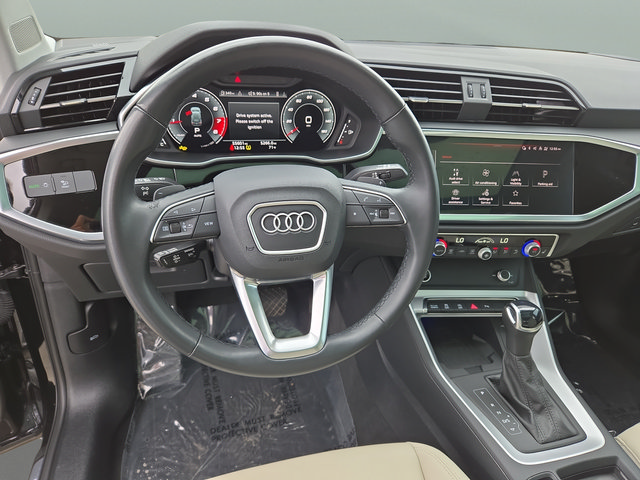 Used 2024 Audi Q3 2.0T Premium Plus w/ Premium Plus Package AWD/4WD image 18