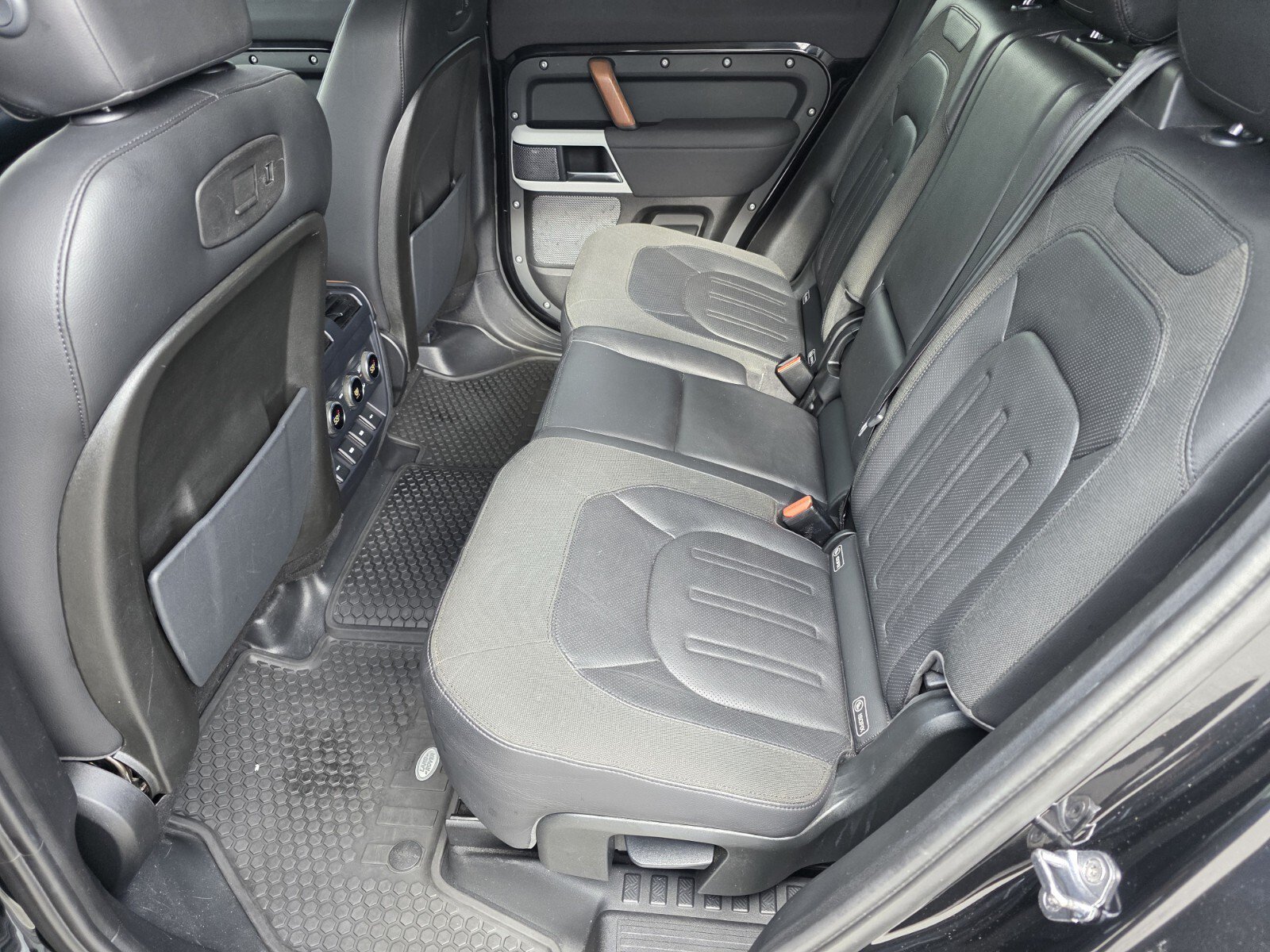 Used 2020 Land Rover Defender 110 S AWD/4WD image 13