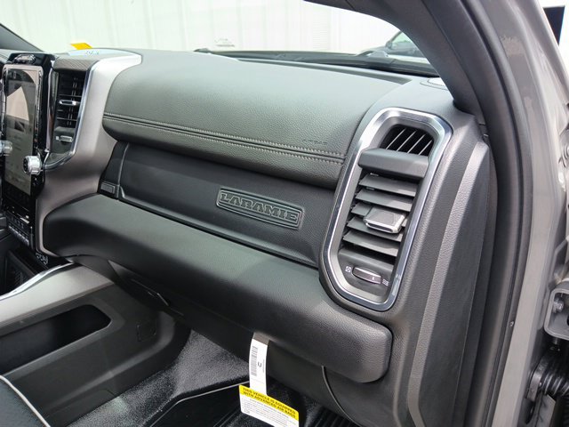 New 2026 RAM 4500 4x4 Crew Cab DRW w/ Laramie Trim Package image 37