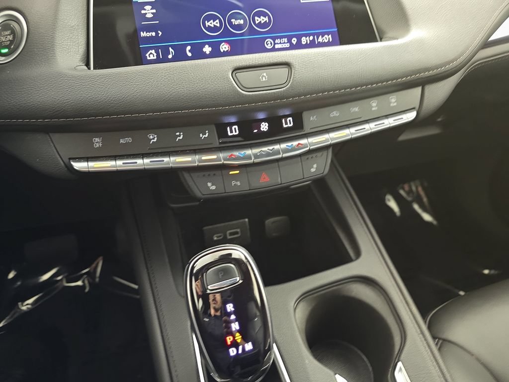 Used 2022 Cadillac XT4 Luxury w/ Cold Weather Package AWD/4WD image 26