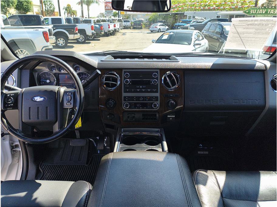 Used 2011 Ford F250 Lariat w/ Lariat Interior Pkg image 6
