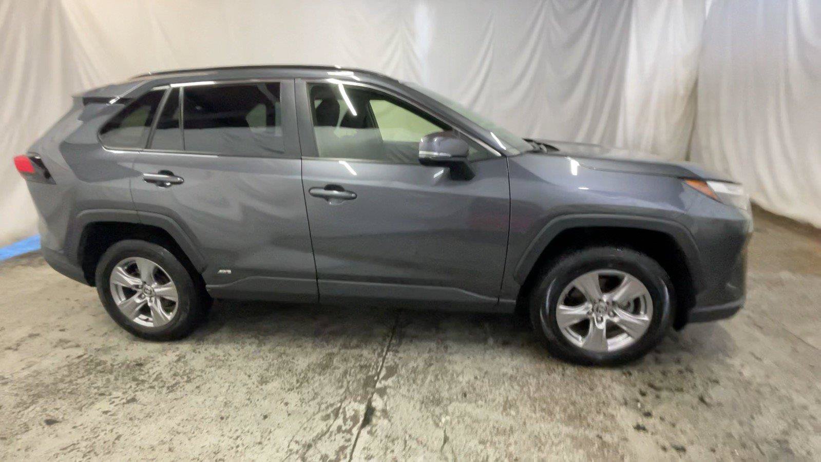 Used 2023 Toyota RAV4 XLE w/ Convenience Package AWD/4WD image 4