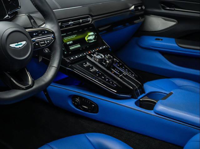 Used 2025 Aston Martin V8 Vantage Coupe image 24