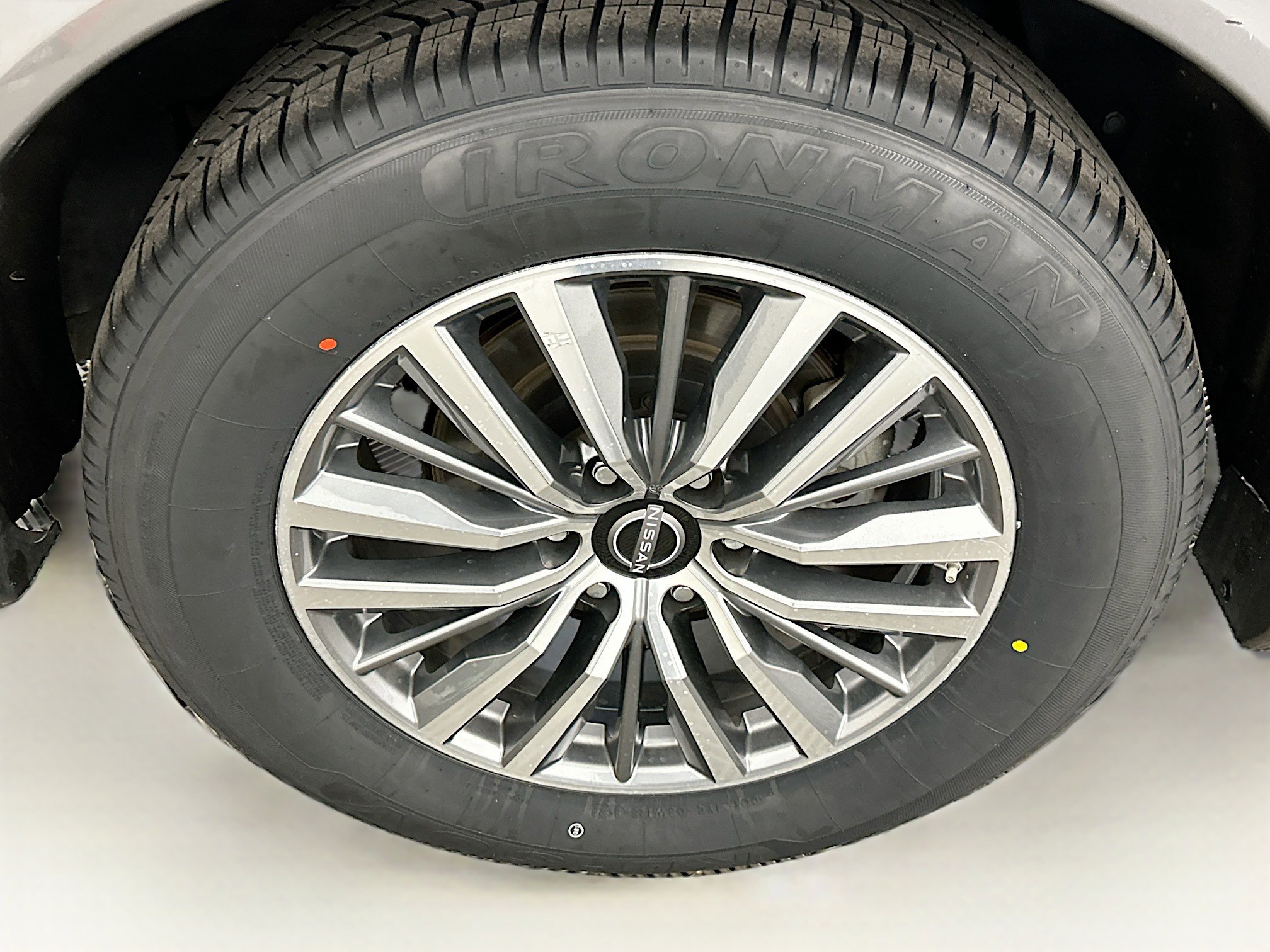 Used 2024 Nissan Armada SL image 11