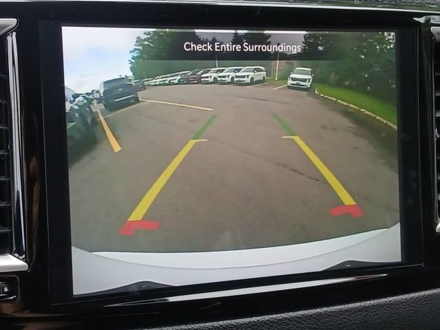 Used 2023 Chrysler Pacifica Touring-L FWD image 18