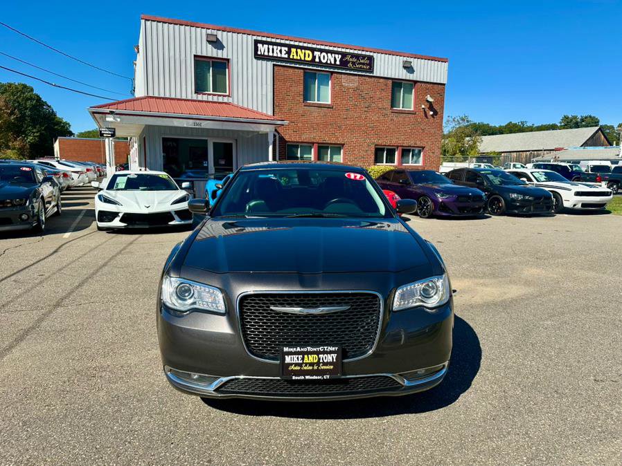 Used 2017 Chrysler 300 Limited w/ Value Package image 2