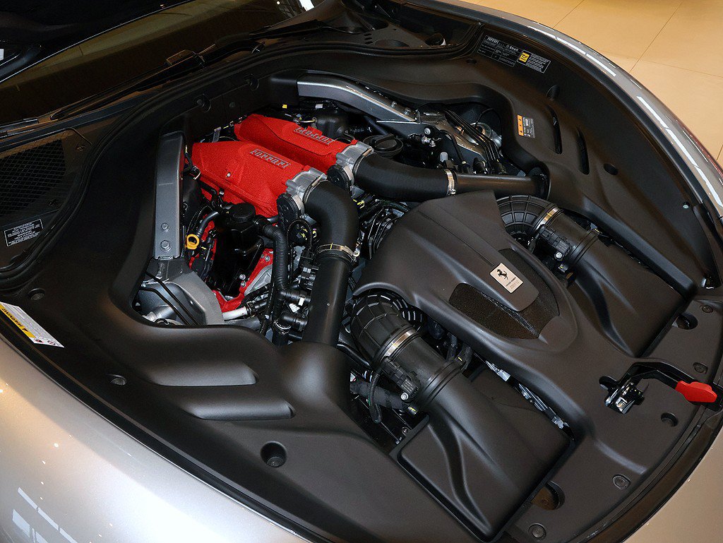 Certified 2026 Ferrari Roma Spider RWD image 99