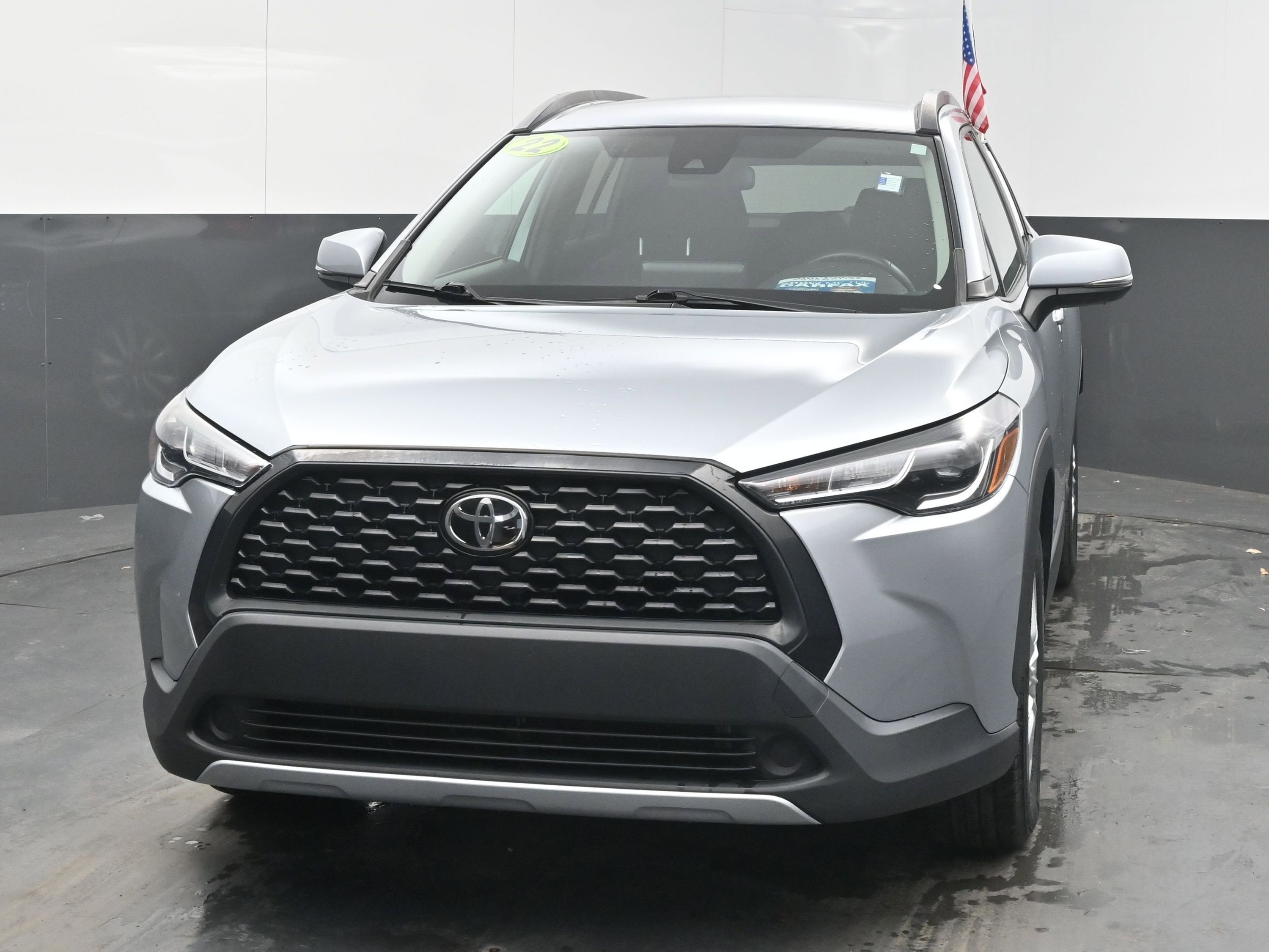 Used 2022 Toyota Corolla Cross LE image 3