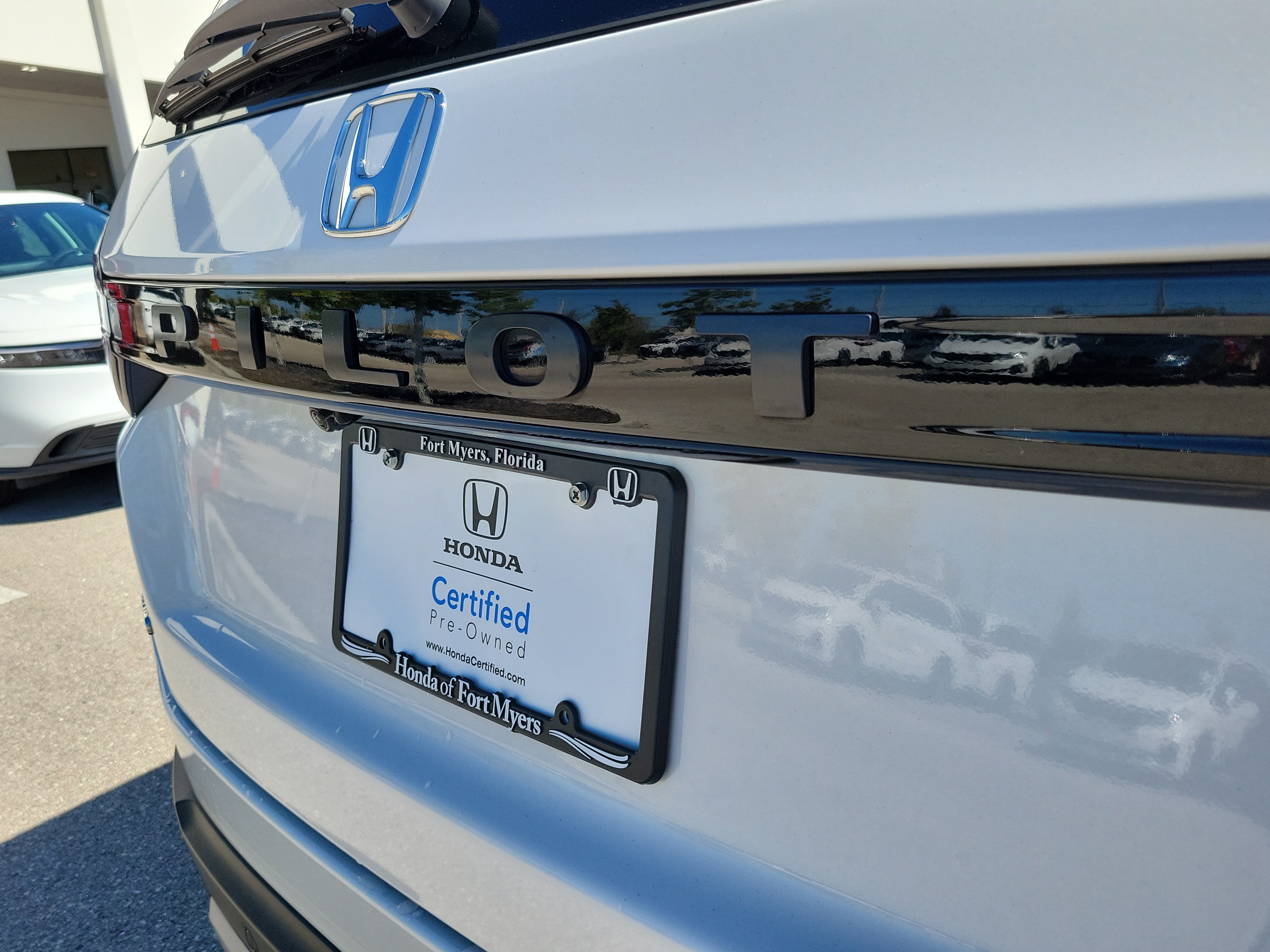 Certified 2025 Honda Pilot Elite image 7