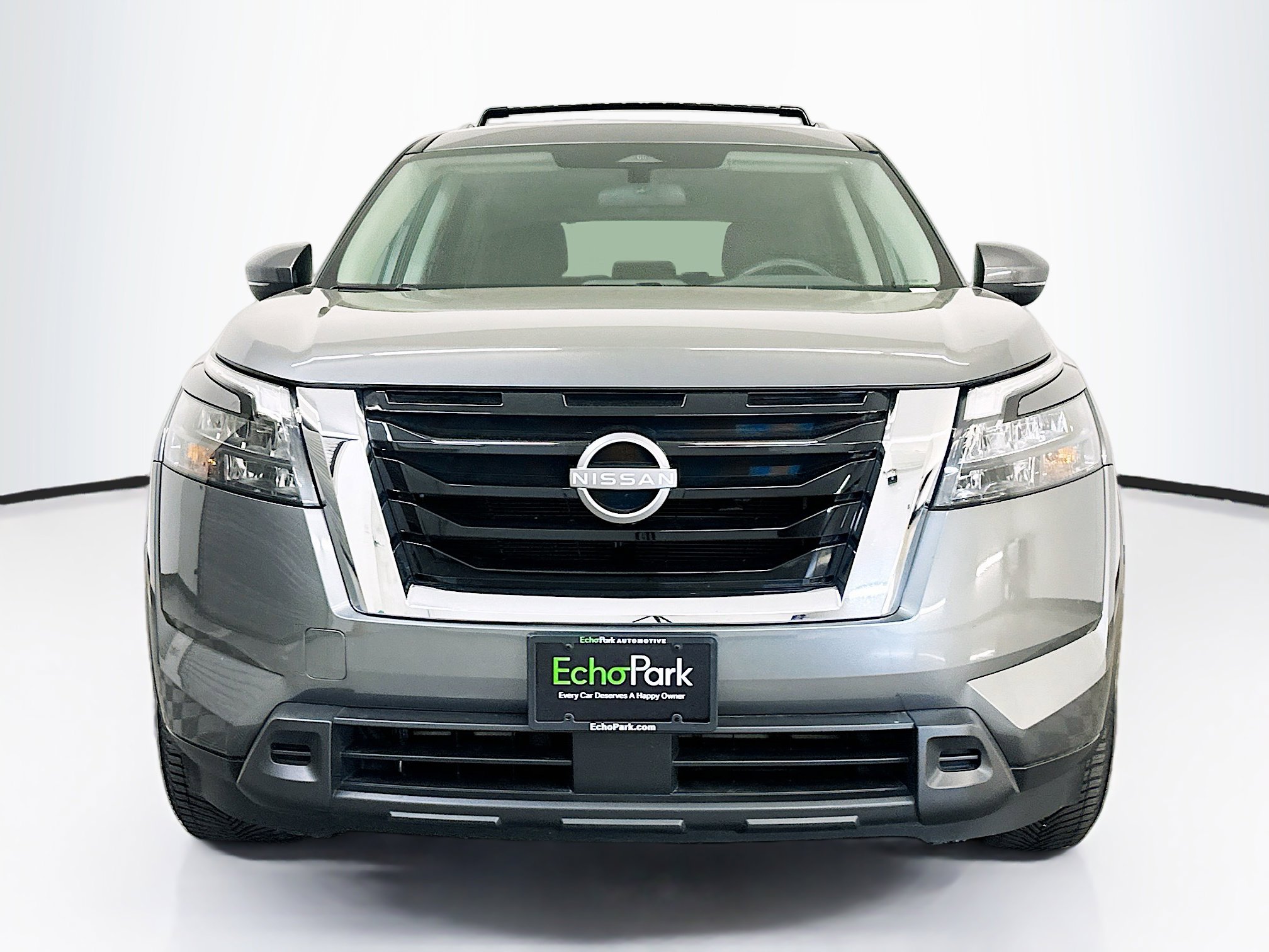 Used 2023 Nissan Pathfinder SV AWD/4WD image 2