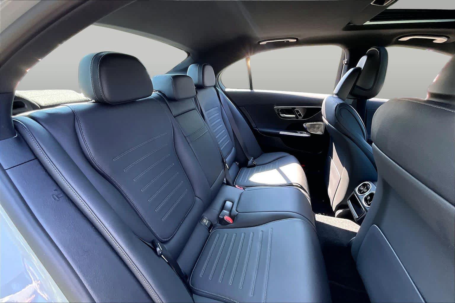 Used 2025 Mercedes-Benz C 300 4MATIC Sedan image 21