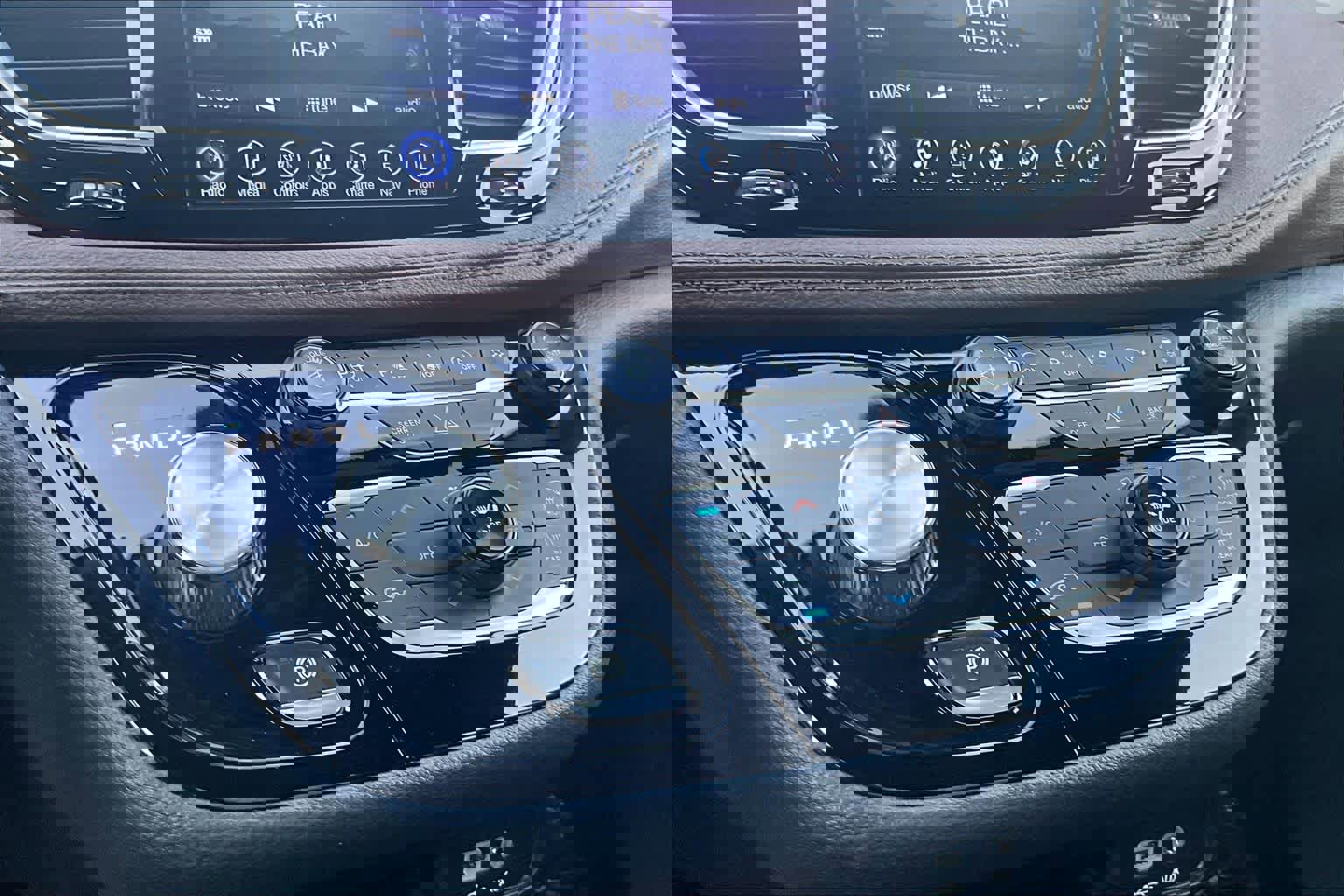 Used 2017 Chrysler Pacifica Limited FWD image 35