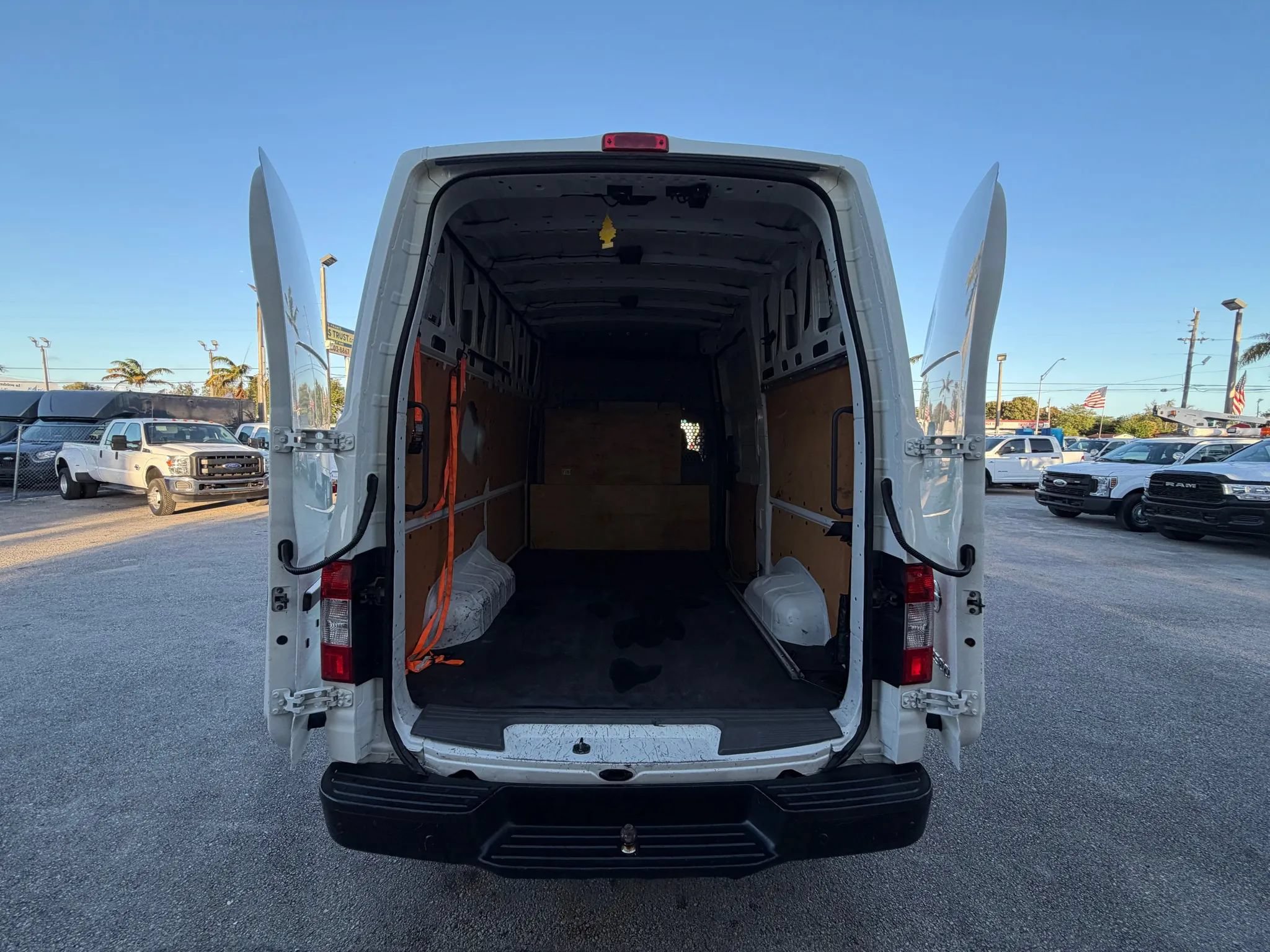 Used 2021 Nissan NV 2500 SV w/ Navigation Package RWD image 3