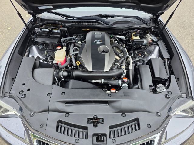 Used 2016 Lexus RC 200t image 32