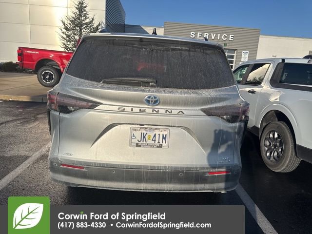 Used 2024 Toyota Sienna XLE w/ XLE Plus Package image 6