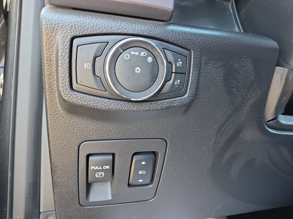 Used 2018 Ford Expedition Platinum AWD/4WD image 24