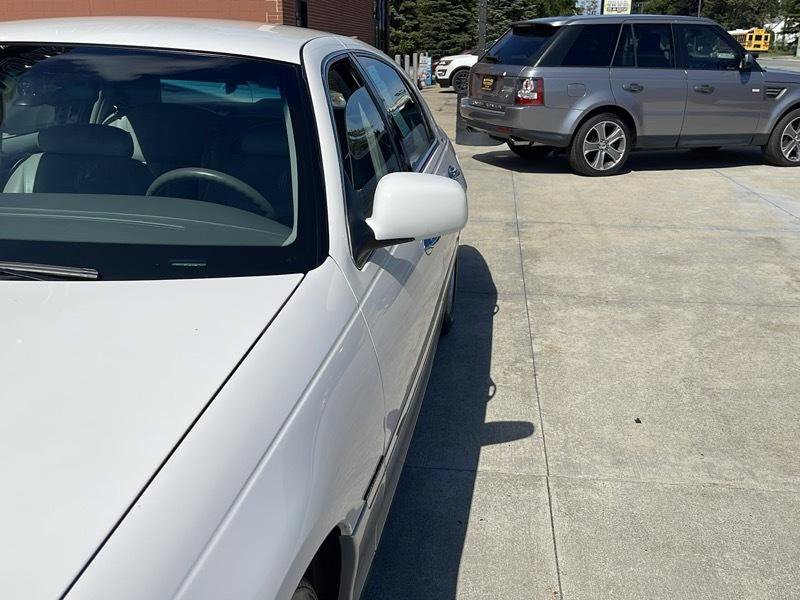 Used 1999 Lincoln Town Car Signature RWD image 4