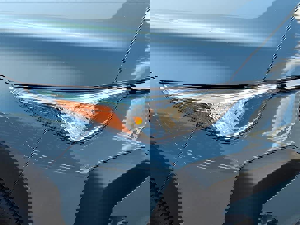 Certified 2025 Subaru Crosstrek 2.0i Premium image 9