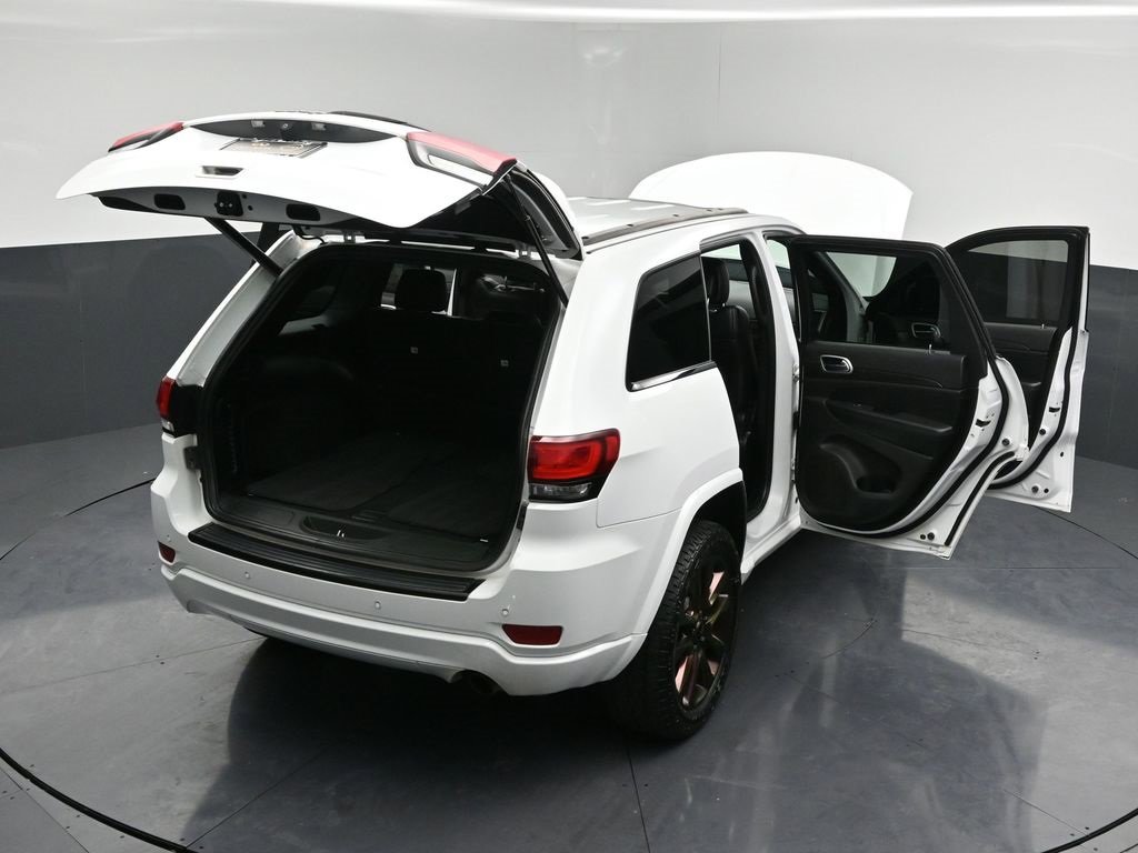 Used 2018 Jeep Grand Cherokee Altitude image 34