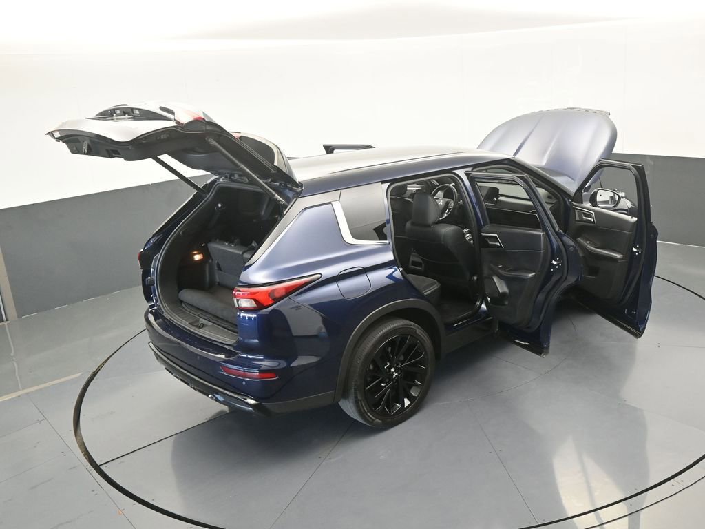 Used 2023 Mitsubishi Outlander SE image 76