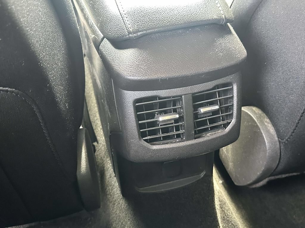 Used 2016 Ford Fusion SE FWD image 13