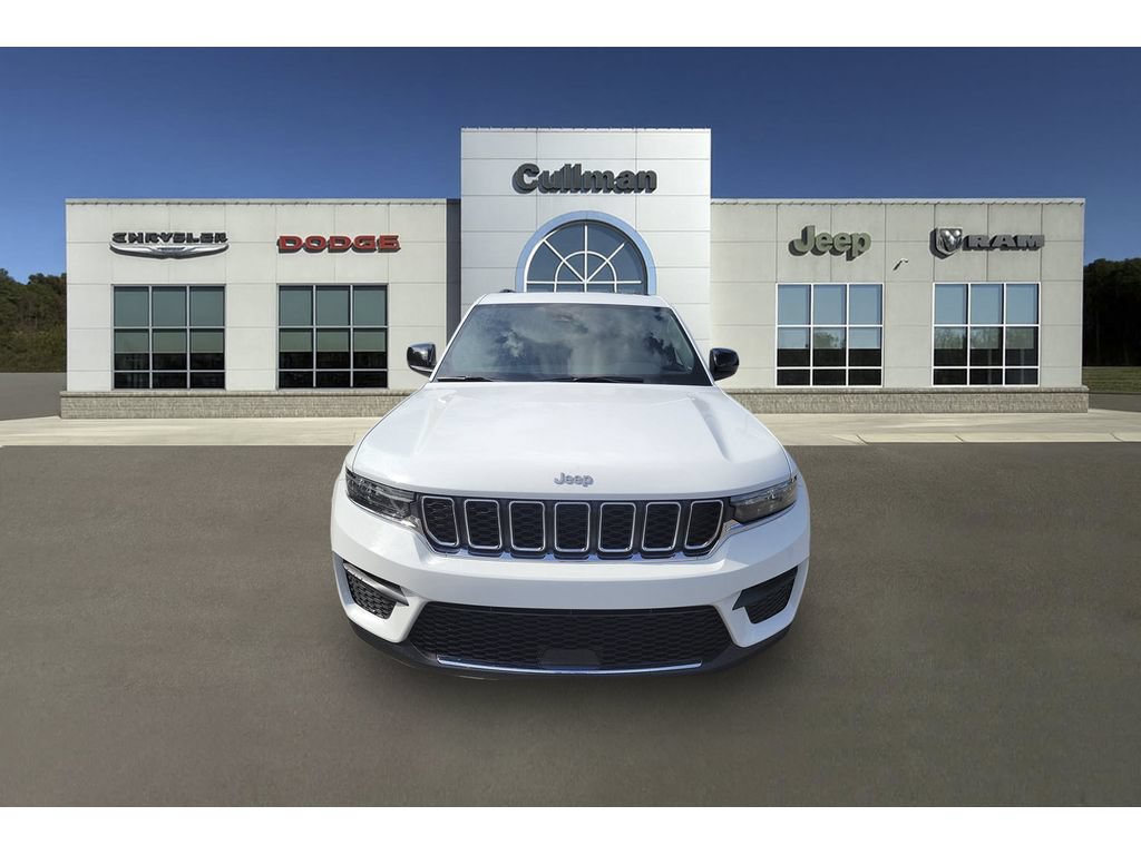 Used 2025 Jeep Grand Cherokee Laredo X AWD/4WD image 8