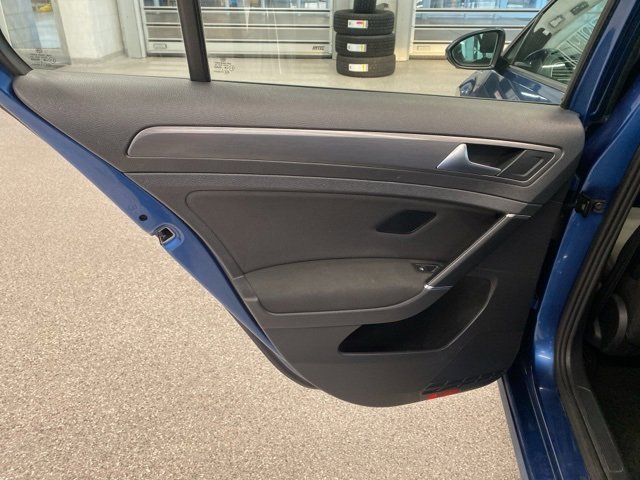 Used 2019 Volkswagen Golf S image 28