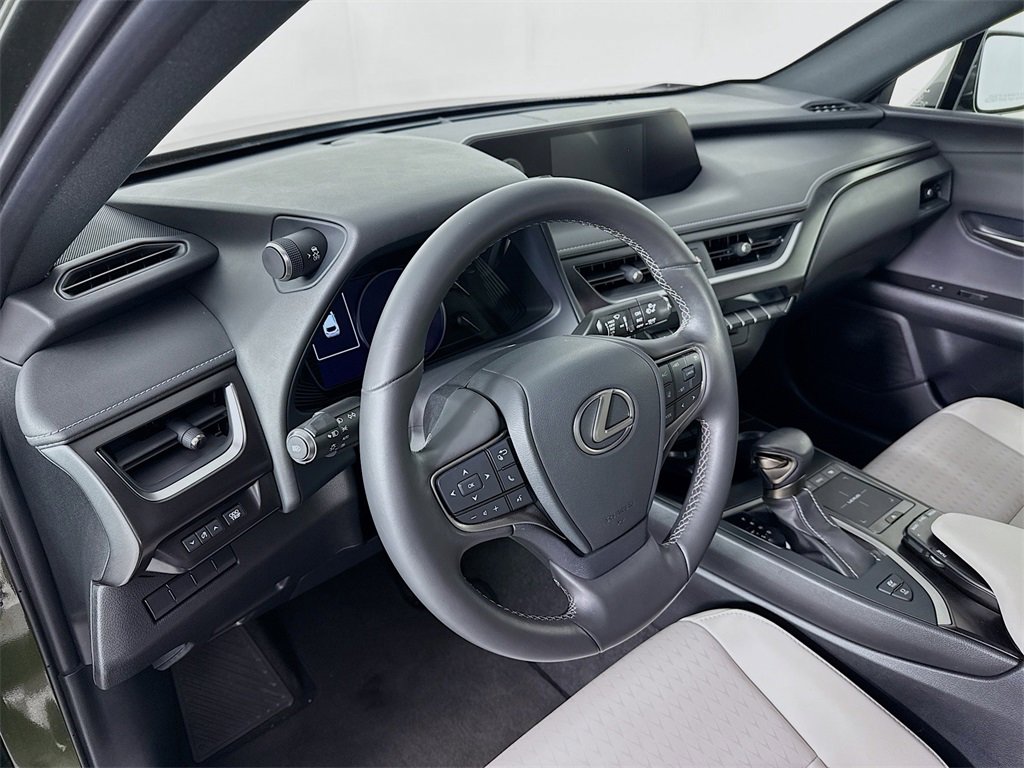 Used 2022 Lexus UX 250h image 4