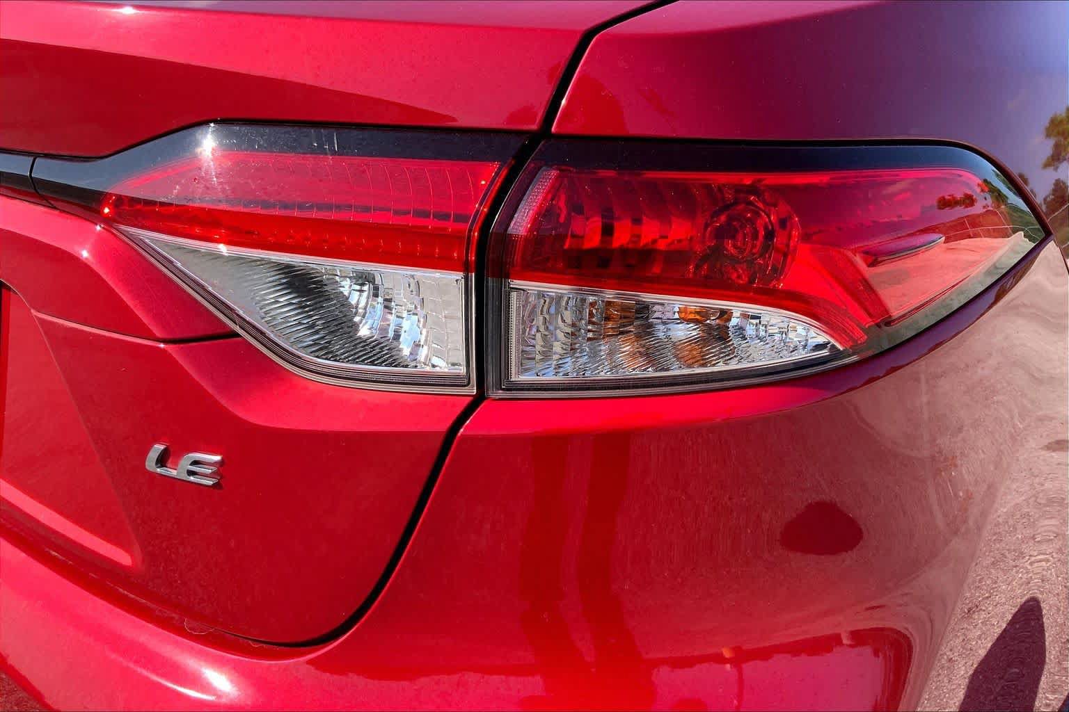 Used 2020 Toyota Corolla LE FWD image 30