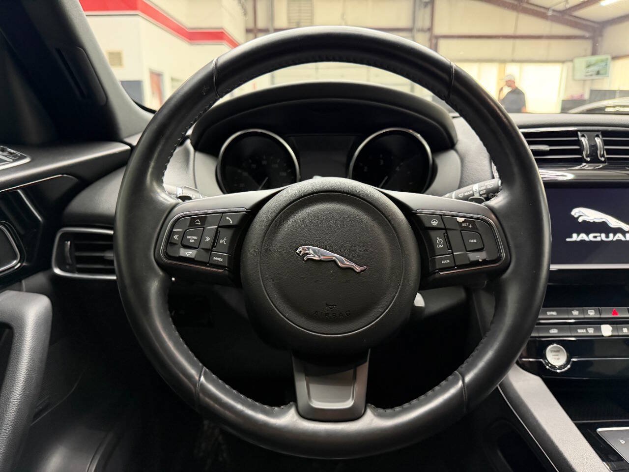 Used 2017 Jaguar F-PACE Premium AWD/4WD image 22