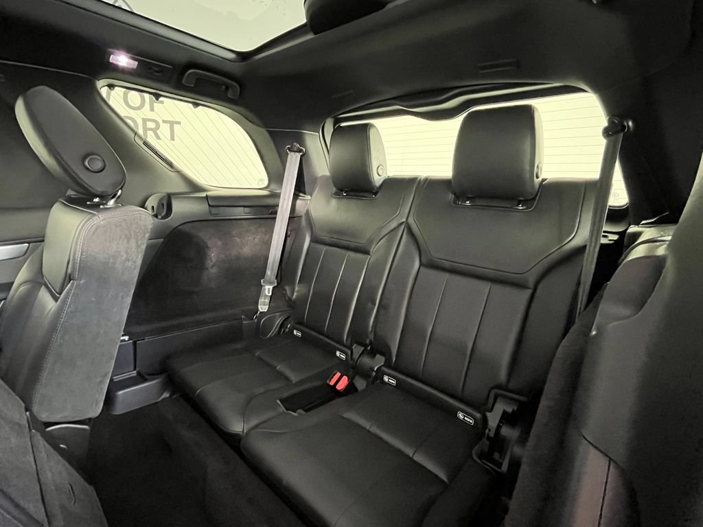 Used 2020 Land Rover Discovery Landmark AWD/4WD image 19