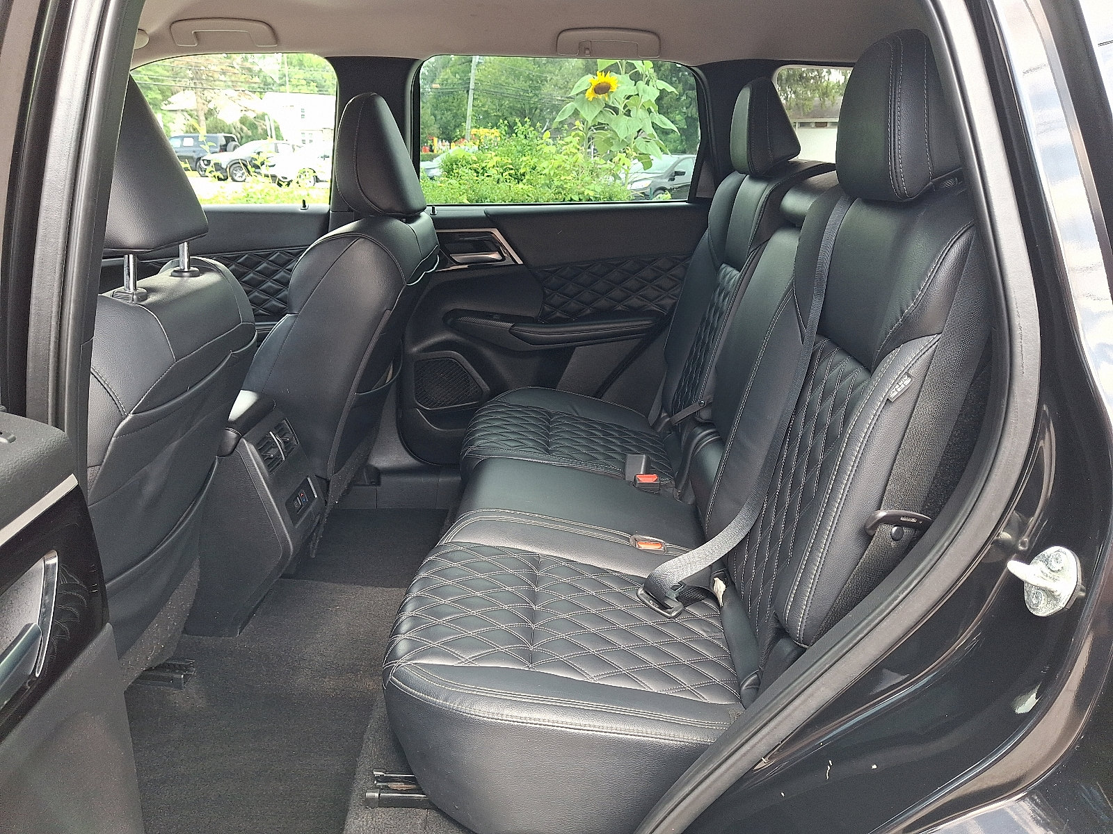 Used 2022 Mitsubishi Outlander SEL image 12