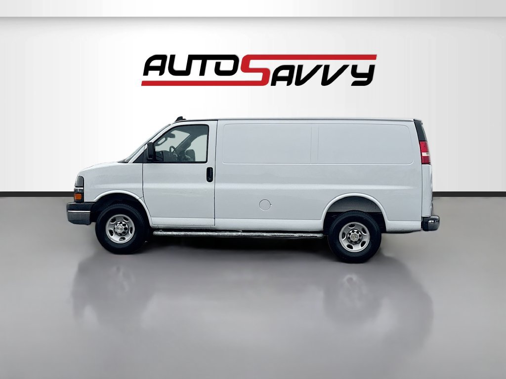 Used 2025 Chevrolet Express 2500 w/ Driver Convenience Package RWD image 4