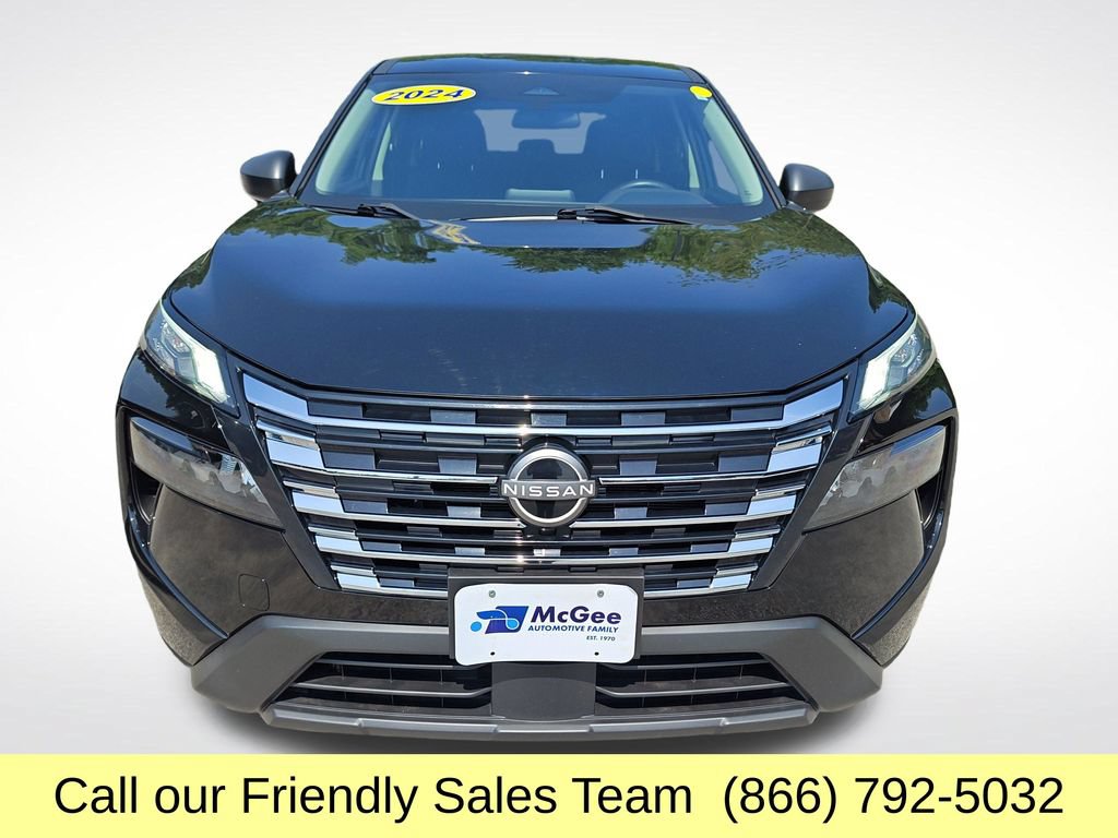 Used 2024 Nissan Rogue S AWD/4WD image 9