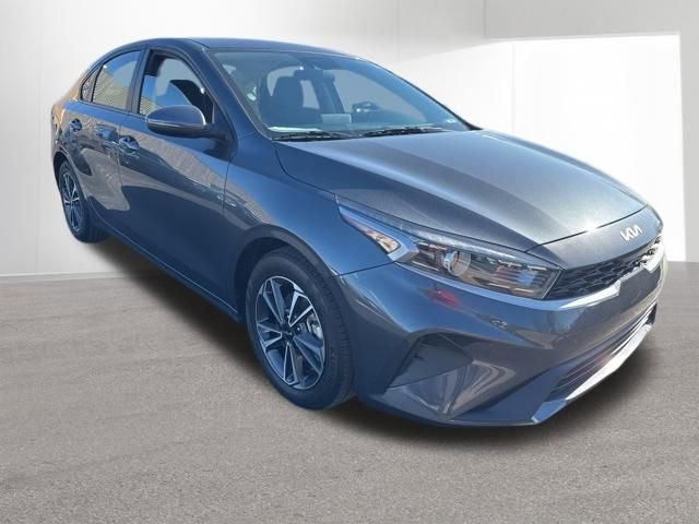 Used 2023 Kia Forte LXS w/ LXS Technology Package image 6