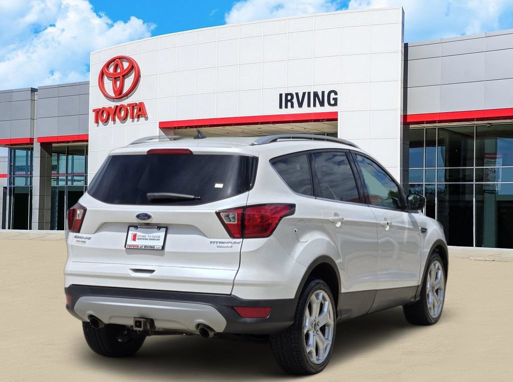 Used 2019 Ford Escape Titanium w/ U9j03 - Titanium Tow Package AWD/4WD image 4