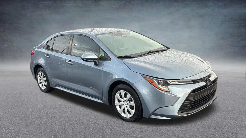 Used 2024 Toyota Corolla LE FWD image 3