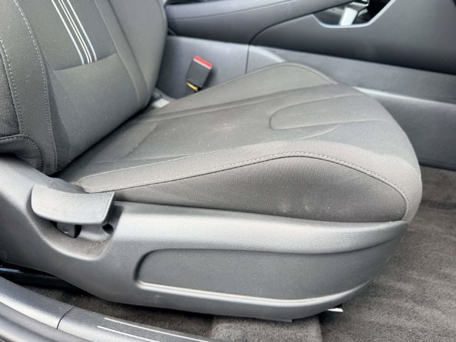 Used 2026 Hyundai Elantra SEL Sport Premium w/ Cargo Package FWD image 9