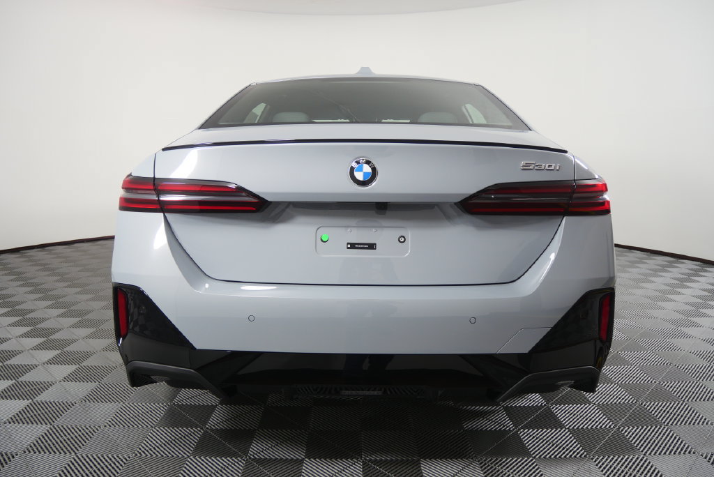 New 2027 BMW 530i w/ M Sport Package RWD image 5