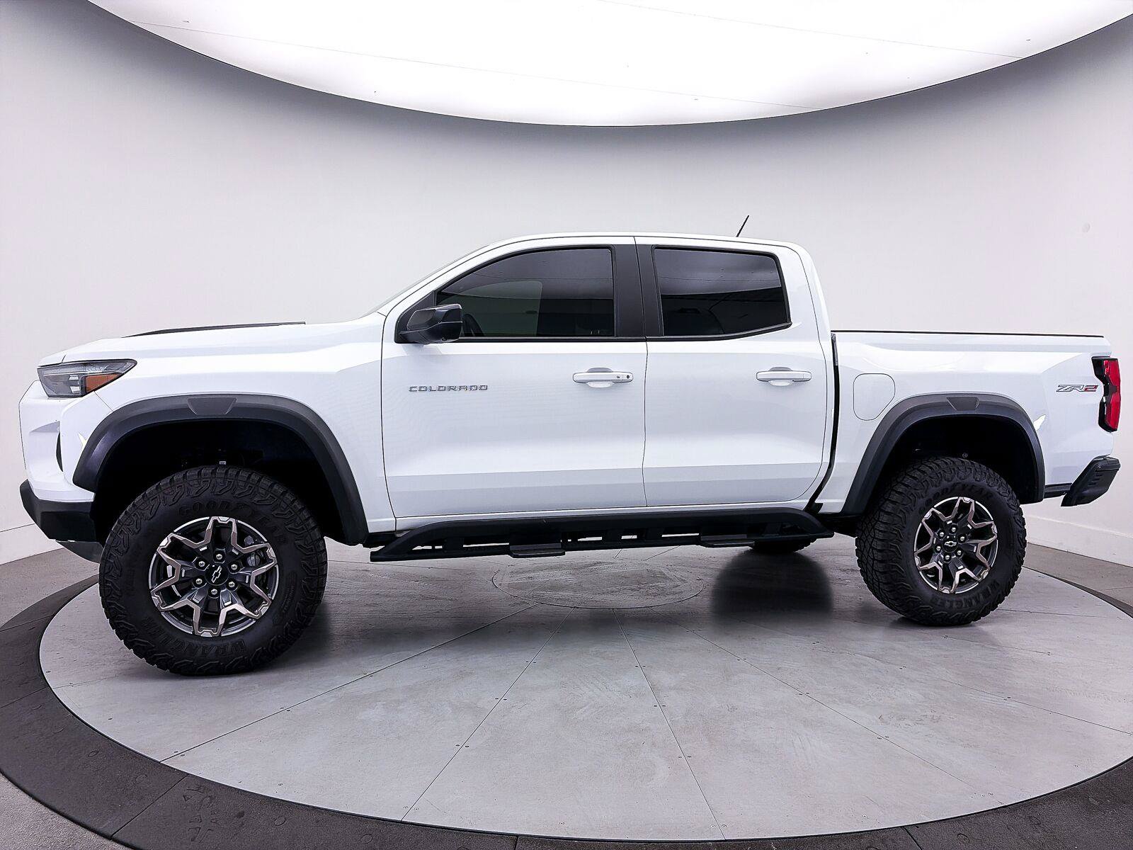 Used 2024 Chevrolet Colorado ZR2 w/ ZR2 Convenience Package III AWD/4WD image 49