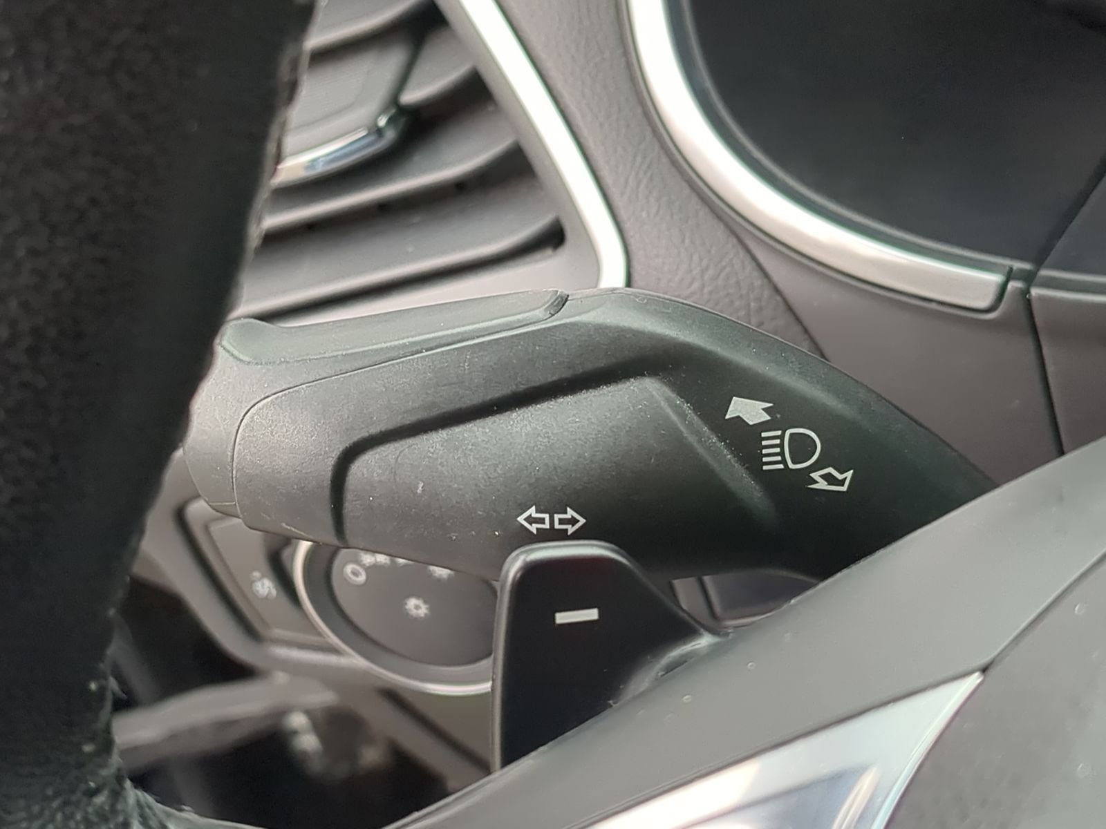 Used 2017 Ford Edge Titanium w/ Equipment Group 301A image 32