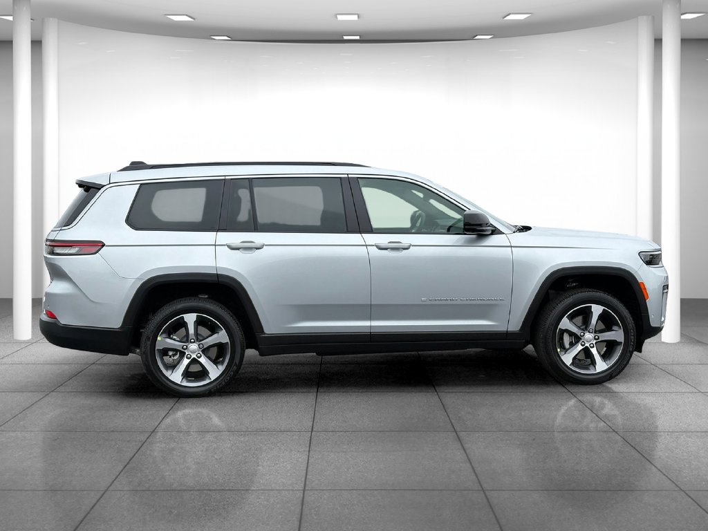 New 2026 Jeep Grand Cherokee L Limited w/ Luxury Tech Group II AWD/4WD image 8